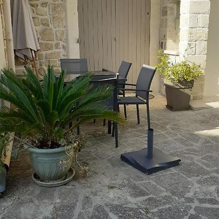 ma petite maison dans..... Maussane-les-Alpilles Extérieur photo